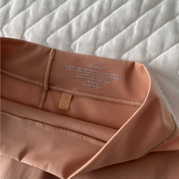 SOMA Lightweight Smoothing Short Large Nude - Picture 5 of 6